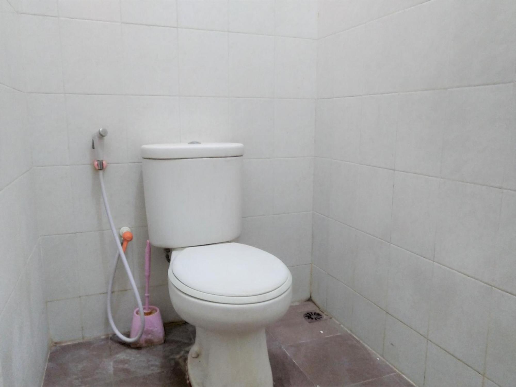 Hotel Pekalongan Syariah Mitra Reddoorz Chambre photo